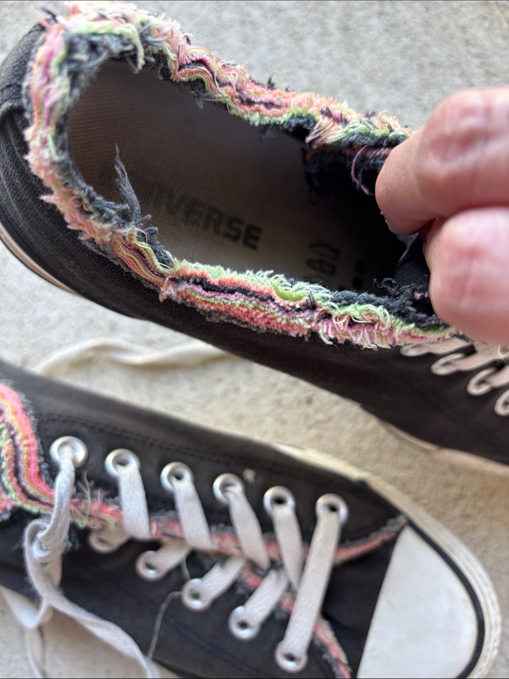 Converse Black Canvas LowTop Women's Sneakers with Frayed multi color Trim 7m/9w - Picture 6 of 9